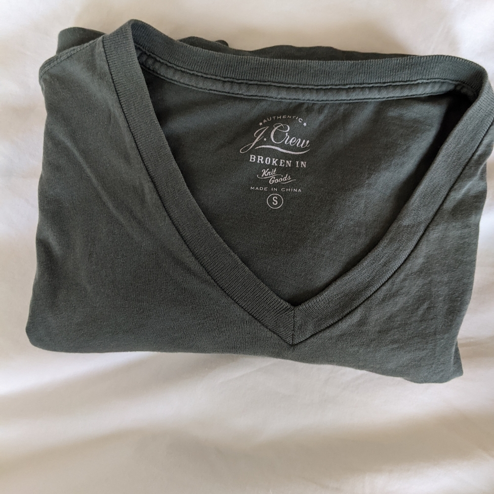 SM J Crew Olive V-Neck Tee